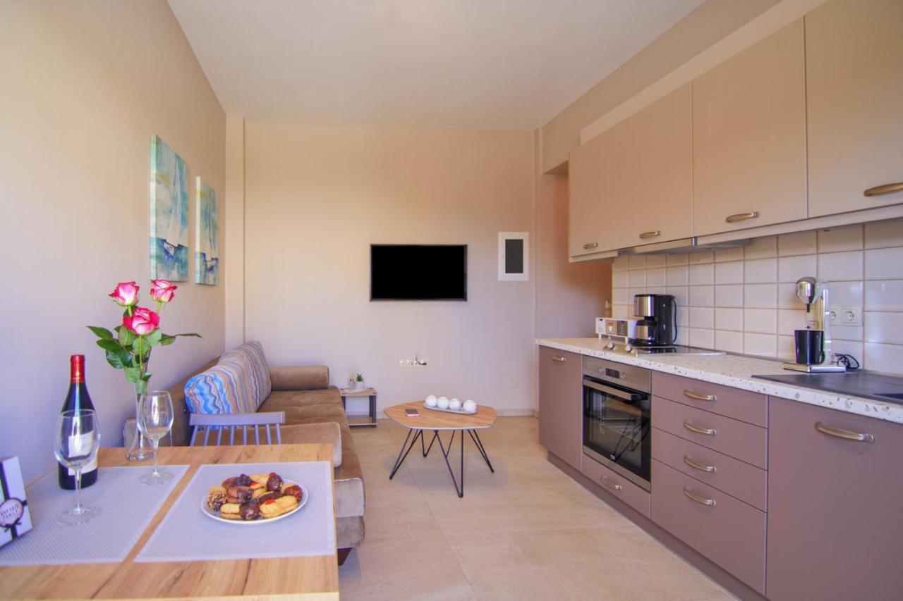 Vakakis Family Luxury Studios Palaiochora Exterior foto