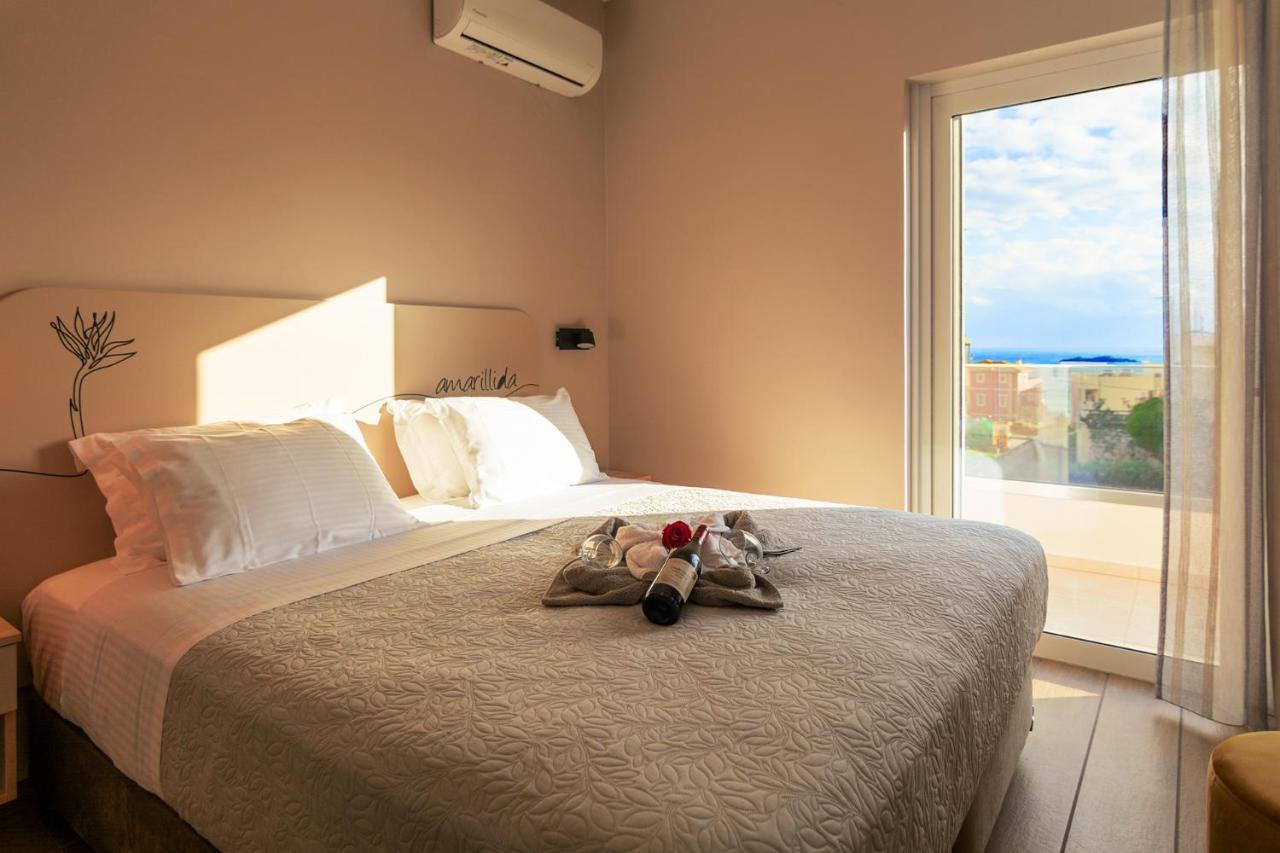 Vakakis Family Luxury Studios Palaiochora Exterior foto