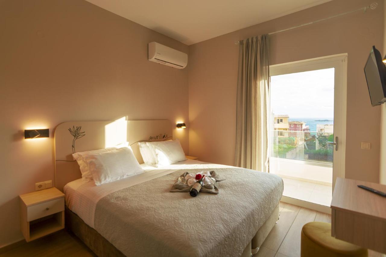 Vakakis Family Luxury Studios Palaiochora Exterior foto