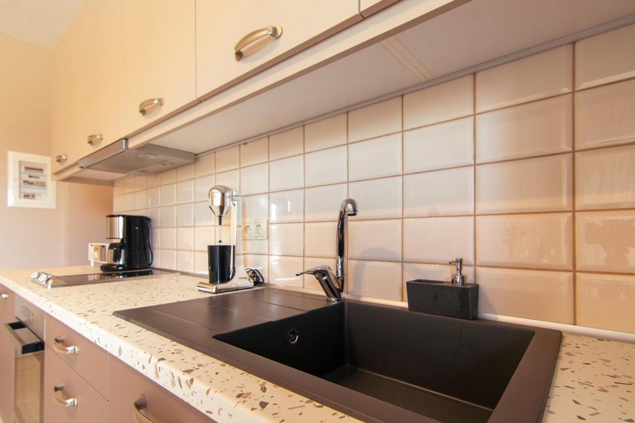 Vakakis Family Luxury Studios Palaiochora Exterior foto