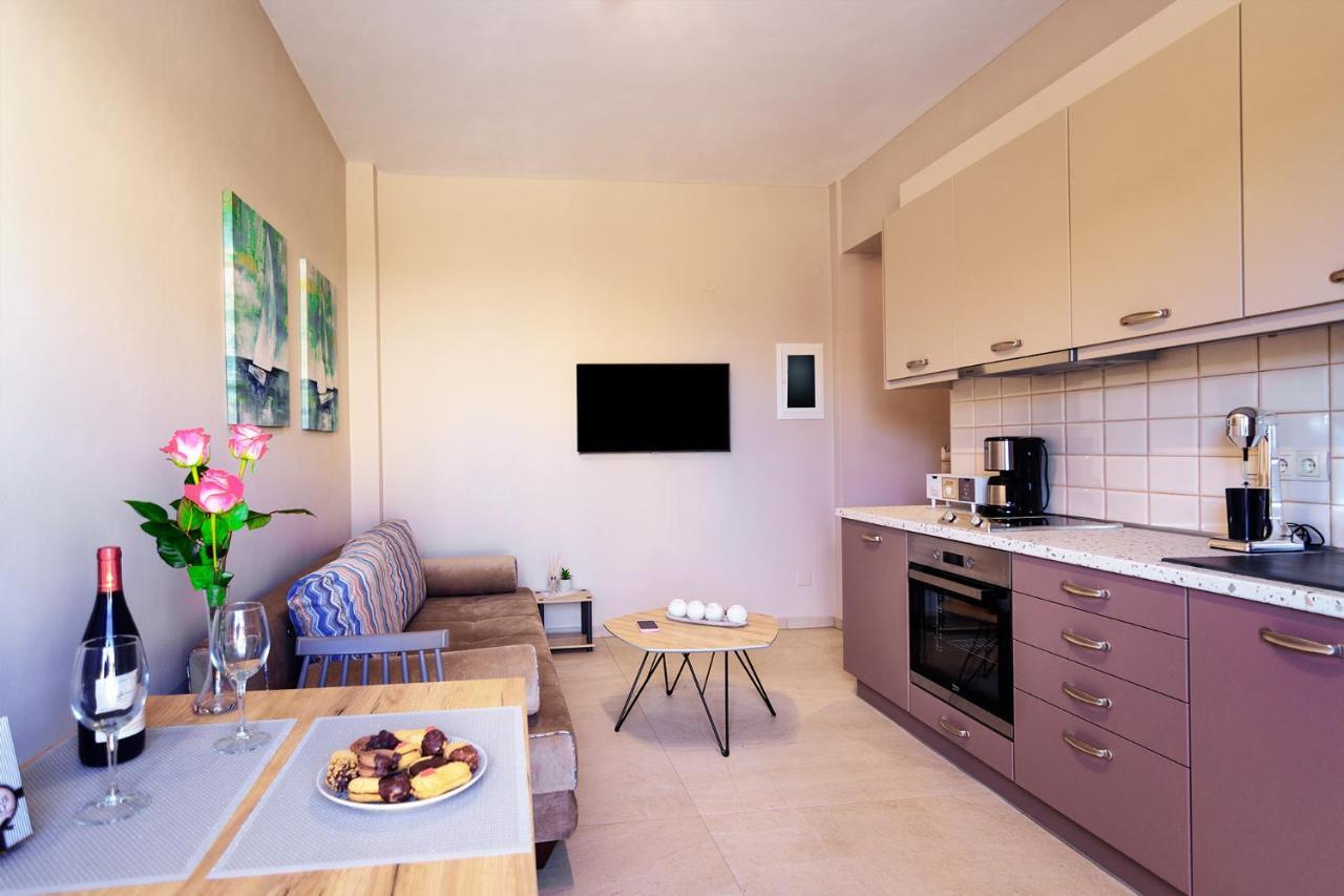 Vakakis Family Luxury Studios Palaiochora Exterior foto