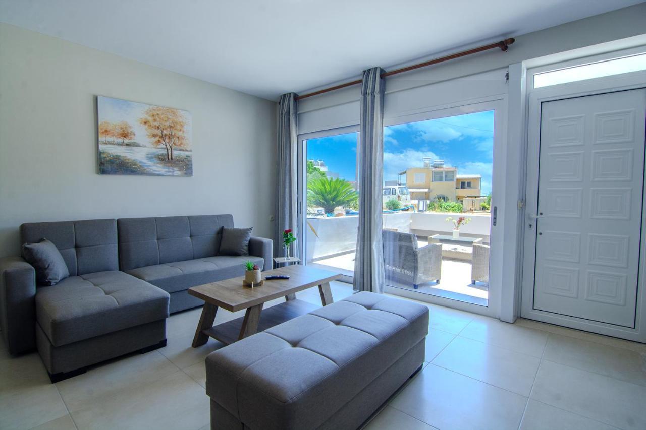 Vakakis Family Luxury Studios Palaiochora Exterior foto